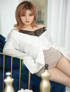 大胸美女裸身色诱网站-程真的直播间